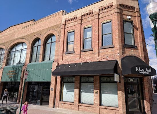 utah/provo/downtown-provo/shop/what-s-hot-clothing