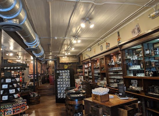 tennessee/middle-tennessee/shop/jack-daniel-s-lynchburg-hardware-general-store