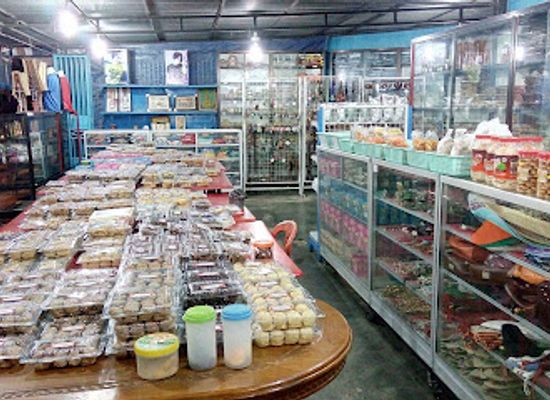 indonesia/sulawesi/shop/toko-raja-oleh-oleh