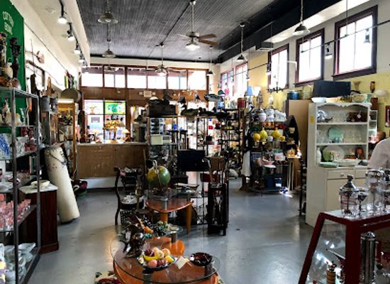 texas/galveston/shop/st-john-antiques