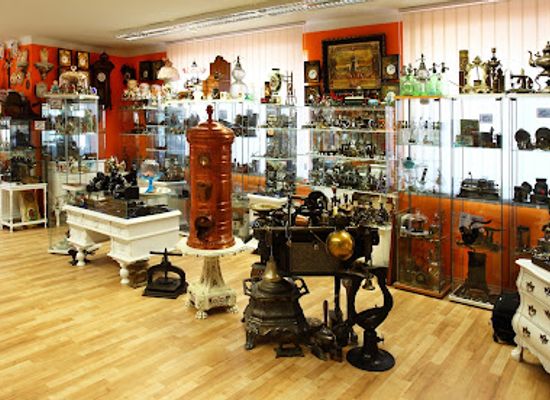 hungary/eger/shop/regisegbolt