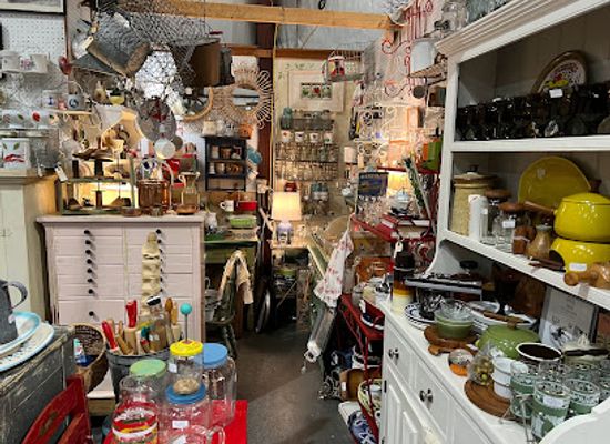 connecticut/connecticut-river-valley/shop/stratford-antique-center
