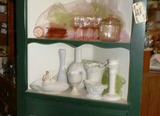 kansas/bluestem-pasture/shop/heirloom-obsessions-antiques-flea-market