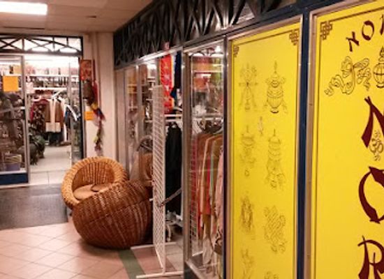 hungary/budapest/gellert-hill/shop/norbu-shop