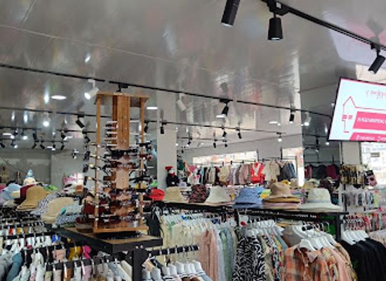 bhutan/sarpang/shop/yangki-shopping-complex