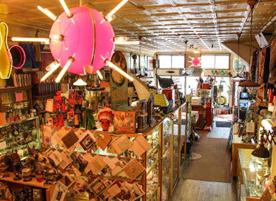 montana/south-central-montana/shop/oxford-hotel-antiques