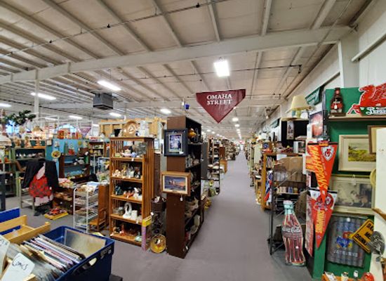 nebraska/omaha/shop/brass-armadillo-antique-mall-omaha
