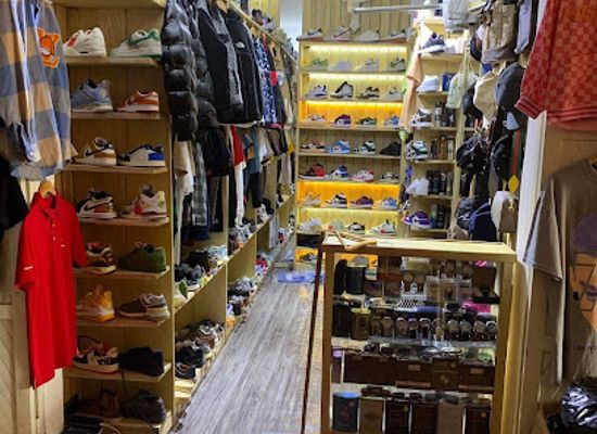 guinea/labe-region/shop/iconiq-store