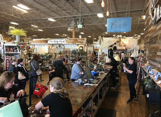 texas/north-texas/shop/lone-star-mercantile-antiques-decor-collectibles-more