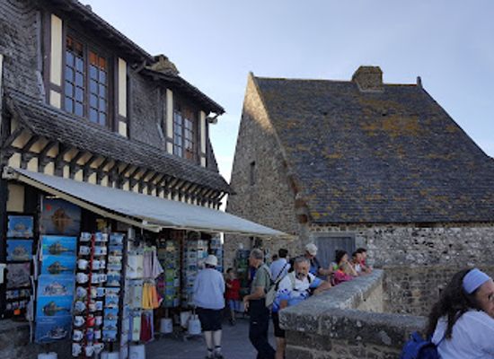 france/mont-saint-michel-bay/shop/la-fee-des-greves