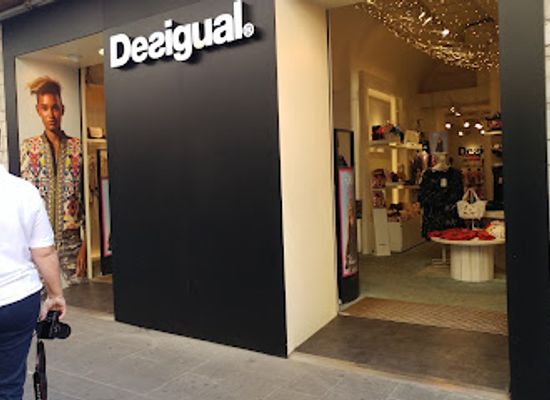 italy/pisa/shop/desigual