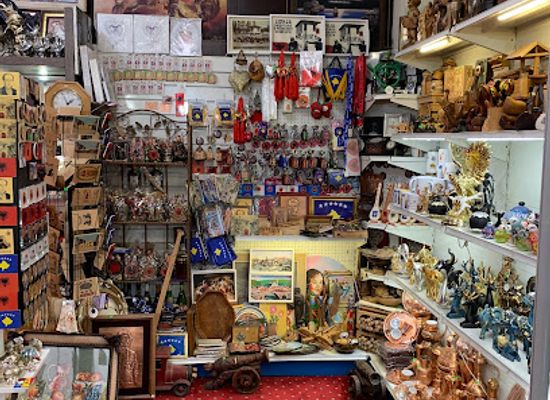 kosovo/dukagjin/shop/souvenir-shop-grand