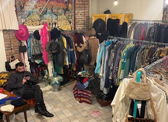 georgia/khevi/shop/vintylator-vintage-shop