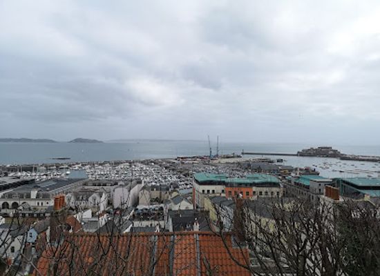 guernsey/perelle-bay/shop/coop-royal-terrace