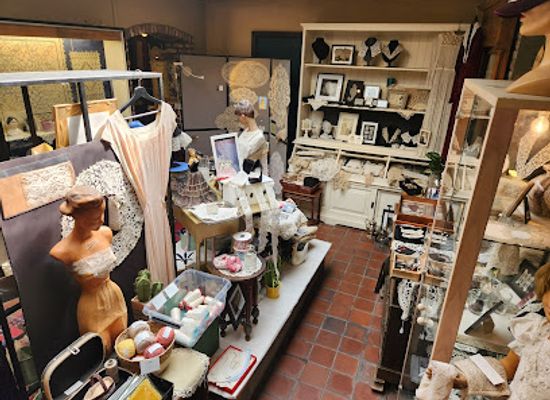 belgium/bruges/sint-anna/shop/t-apostelientje