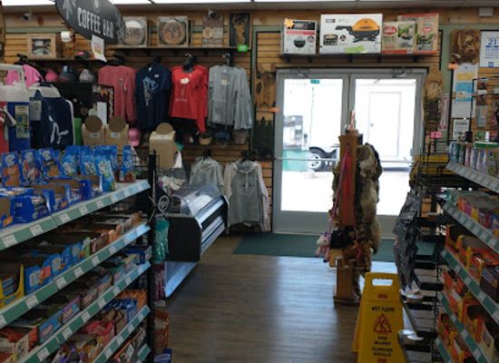 michigan/tahquamenon-falls-state-park/shop/the-north-corner-store