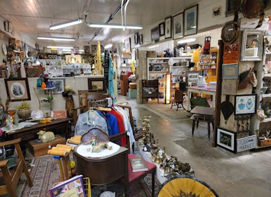 montana/eastern-montana/shop/montana-antique-mall