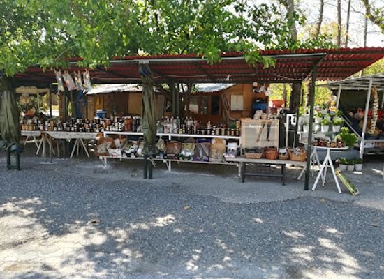 greece/meteora/shop/grocery-kiosk-by-greek-natural-meteora-family