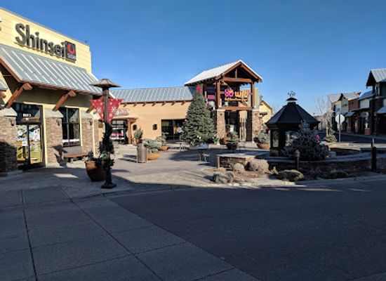 oregon/bend/shop/cascade-village-shopping-center