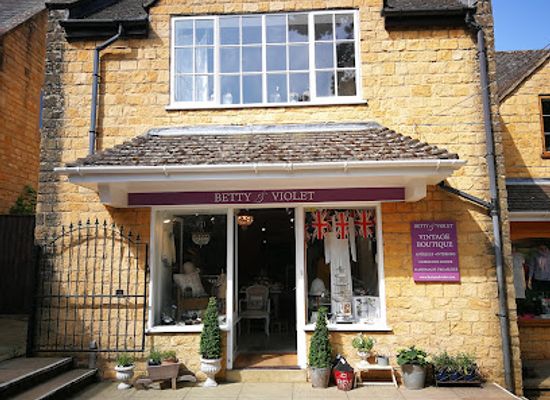 united-kingdom/the-cotswolds/shop/betty-violet
