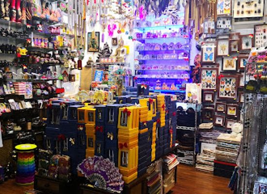 malaysia/kuala-lumpur/shop/c-m-star-collections-ent-souvenir-and-gift-shop