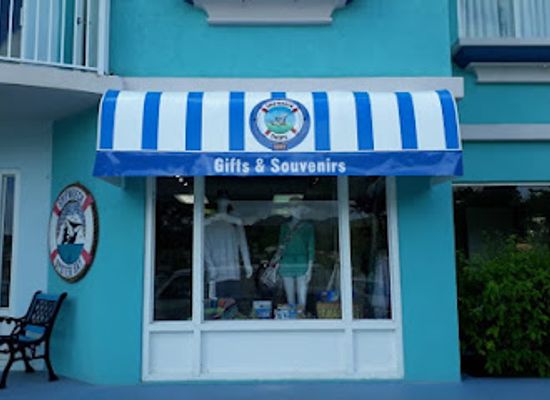 sint-maarten/sucker-garden/shop/shipwreck-shop