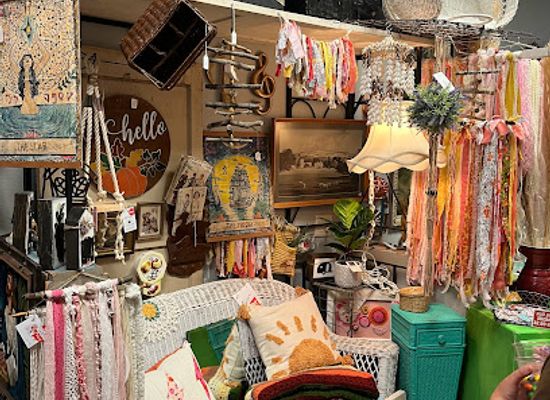 iowa/gitchie-manitou-state-preserve/shop/art-moms-and-friends-boutique