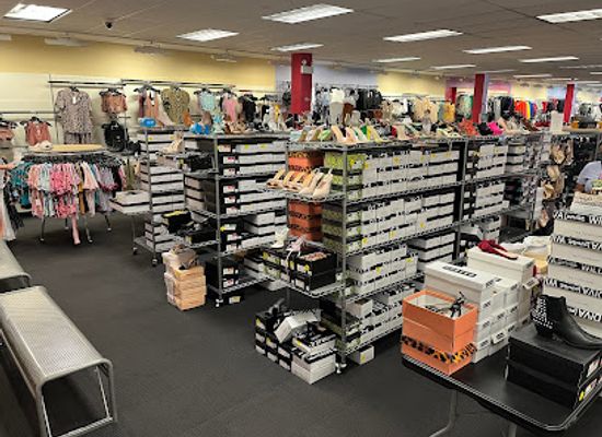 illinois/berwyn/shop/discovery-clothing