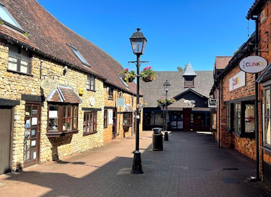 united-kingdom/buckinghamshire/shop/meadow-walk-shopping-centre