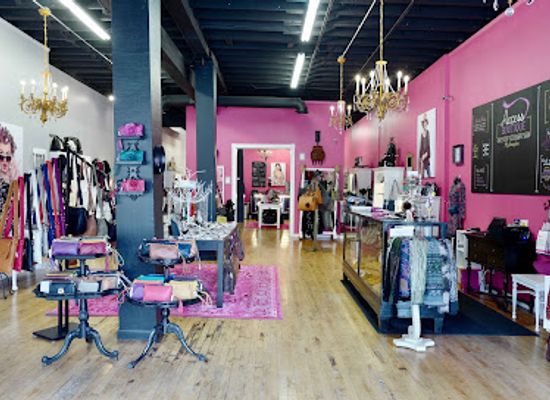 wisconsin/milwaukee/third-ward/shop/access-boutique