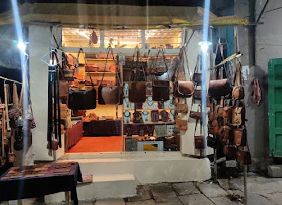 india/hampi/shop/the-incense-museum