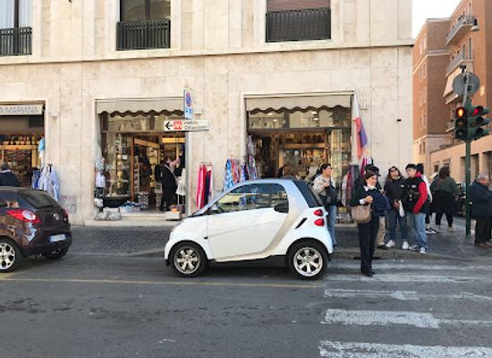 vatican-city/belvedere-courtyard/shop/galleria-mariana