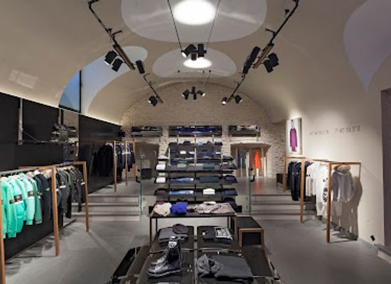 italy/turin/shop/stone-island-torino