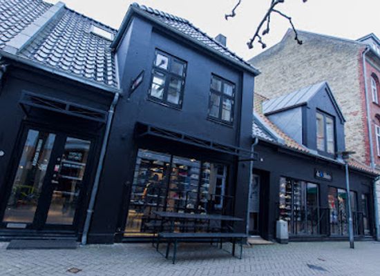 denmark/odense/shop/dr-adams