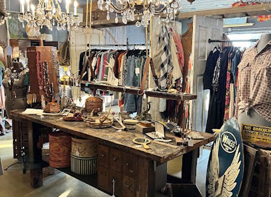 michigan/muskegon/shop/pine-street-vintage-boutique