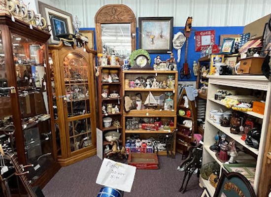 oklahoma/lake-and-trail-country/shop/olde-america-antique-mall