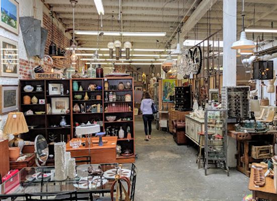 california/santa-barbara/funk-zone/shop/the-blue-door