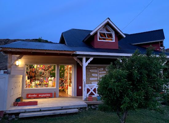 argentina/el-chalten/shop/el-viento-nos-amontona