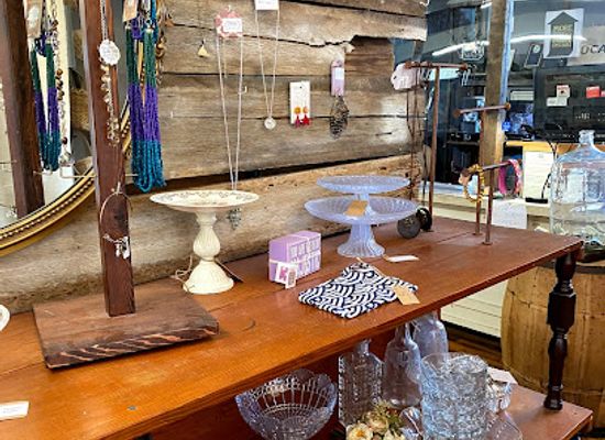 virginia/luray-caverns/shop/hawksbill-trading-company