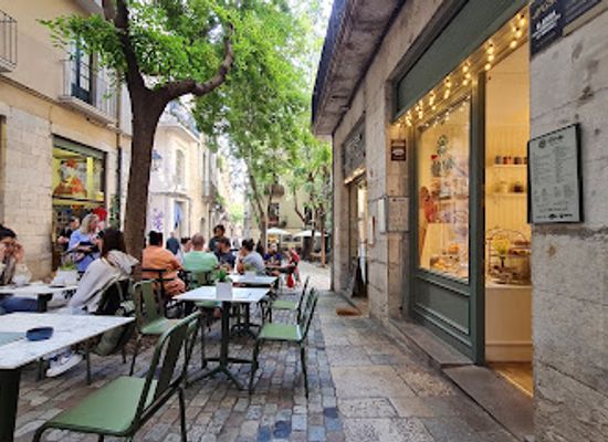 spain/girona/barri-vell-old-town/shop/brots