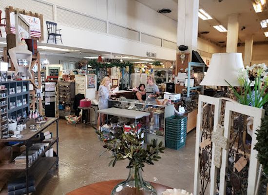 california/bakersfield/shop/the-vintage-home-antique-gallery