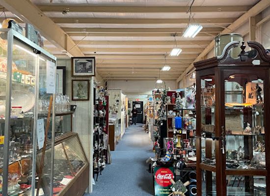 maryland/catoctin-mountain-area/shop/antique-crossroads