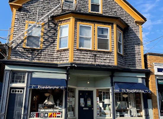 rhode-island/burlingame-state-park/shop/frazzleberries-newport-s-country-store