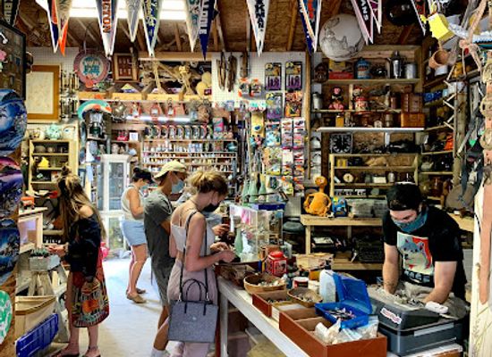 florida/everglades/shop/niknax-antiques-and-collectibles