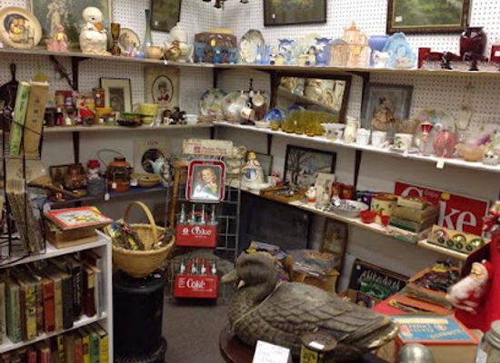 missouri/jefferson-city/shop/yellow-moon-antique-mall