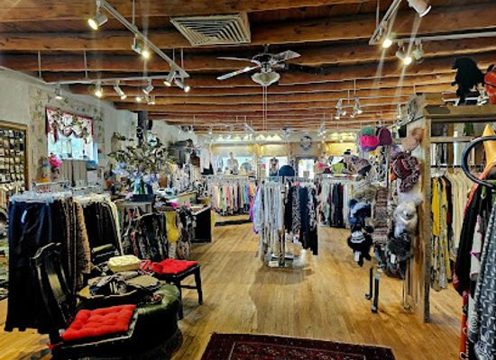new-mexico/enchanted-circle/shop/spotted-bear