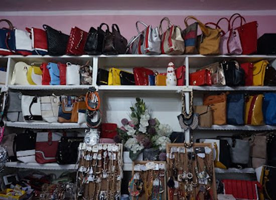 hungary/szigetkoz/shop/ica-butik