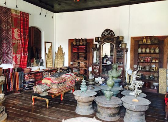 laos/xieng-khouang-plateau/shop/pathana-boupha-antique-house