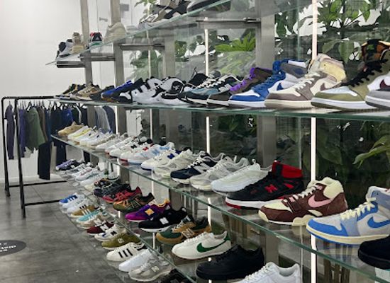 united-arab-emirates/al-hajar-al-gharbi-mountains/shop/thegoodlife