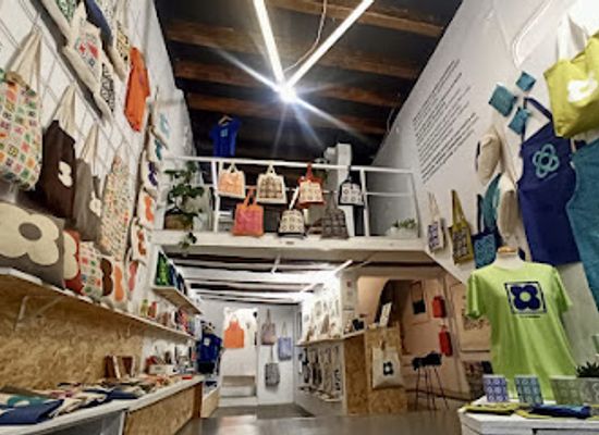 spain/barcelona/barceloneta/shop/flor-de-barcelona